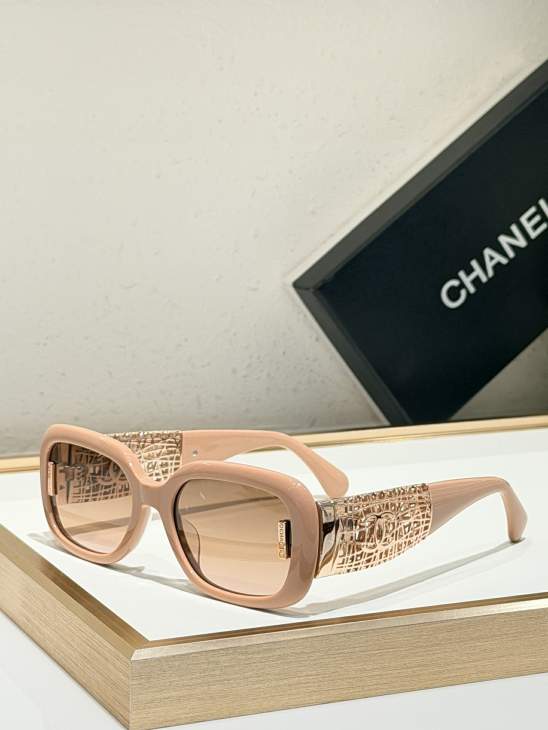 Picture of Chanel Sunglasses _SKUfw79279072fw